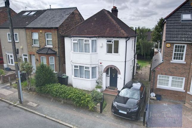Turpins Lane, Woodford Green IG8 3 bed detached house for sale