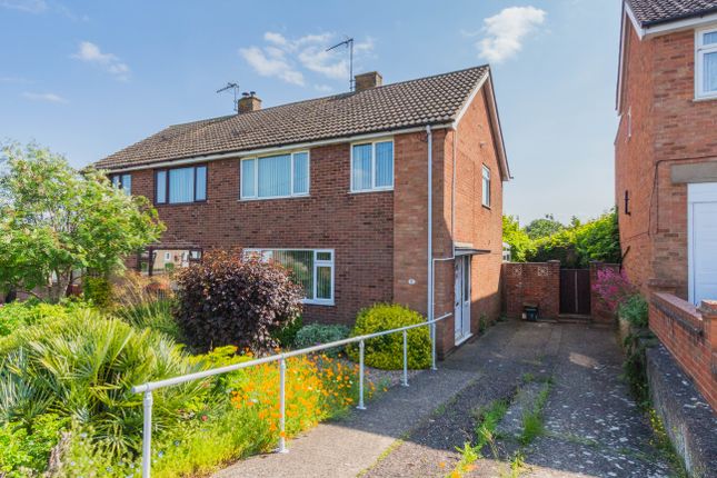 Drayton Road, Wellingborough NN9 3 bed semi