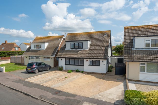 Redoubt Way, Dymchurch, Romney Marsh 3 bed detached bungalow for sale