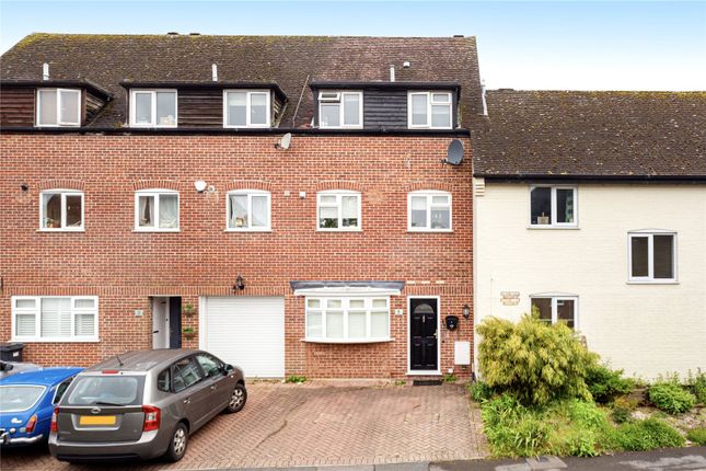 Crawford Place, Newbury, Berkshire, RG14 6 bed terraced house for sale