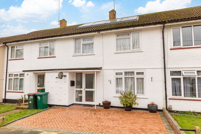 Shepherd Close, Crawley RH10 3 bed terraced house for sale