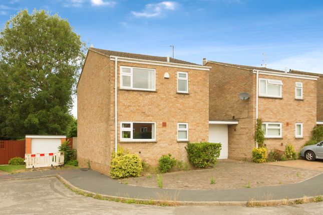 3 bedroom link detached house for sale