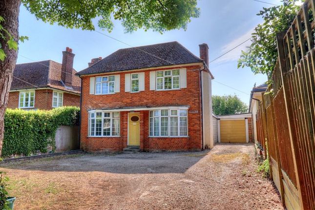 New Road, High Wycombe HP14 4 bed detached house for sale