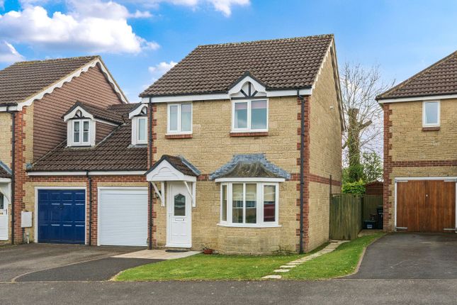 4 bedroom link detached house for sale