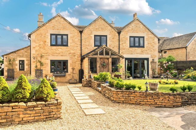 3 bedroom link detached house for sale
