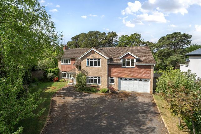 Walkers Ridge, Surrey GU15 5 bed detached house for sale