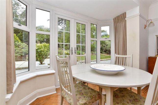 4 bed detached house
