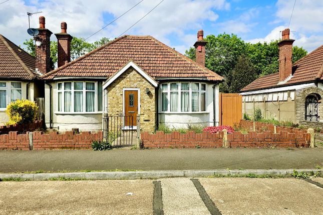 The Vale, Hounslow, Greater London, TW5 3 bed bungalow for sale