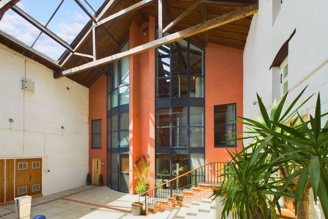 Aldgate Court, Stamford PE9 4 bed townhouse for sale