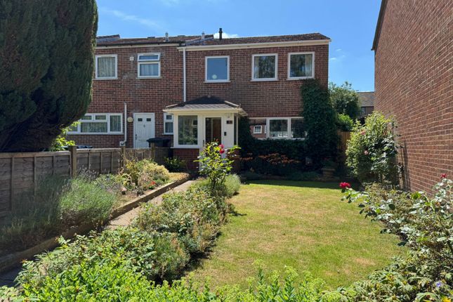 Newlands, Godalming GU8 3 bed end of terrace house for sale