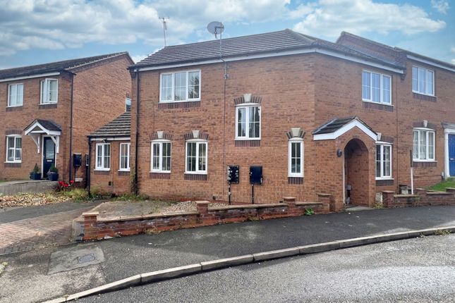 Lowry Close, Corby, NN18 3 bed semi