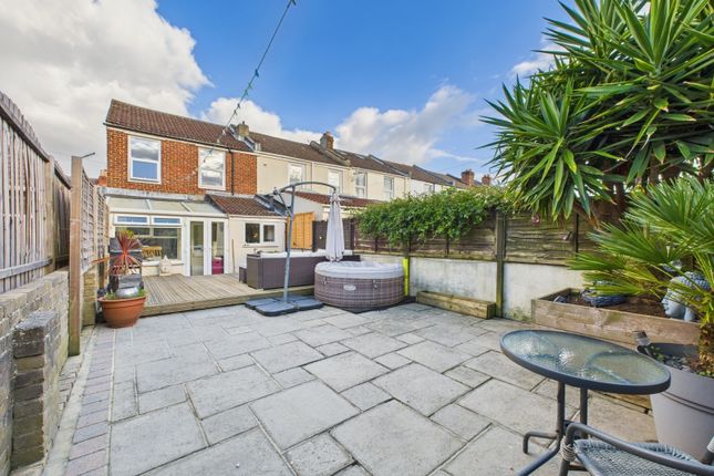 Portsmouth PO4 3 bed end of terrace house for sale