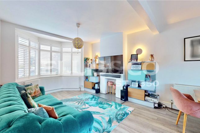 Chalfont Avenue, Wembley, HA9 3 bed semi