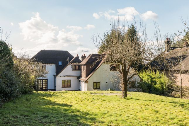 5 bed detached house