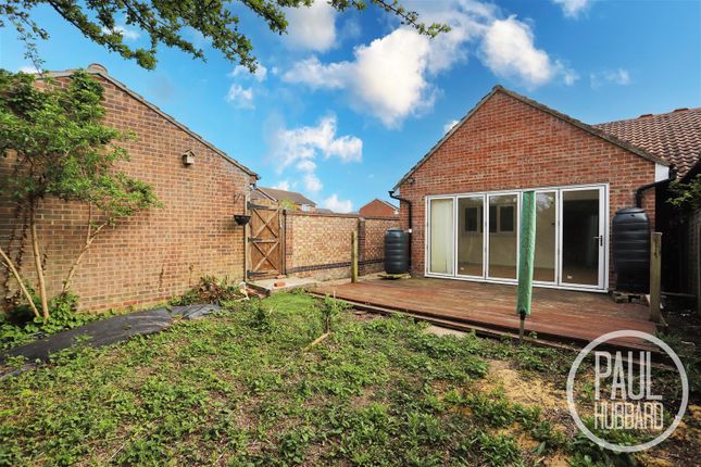 Strowgers Way, Kessingland, Suffolk 2 bed semi