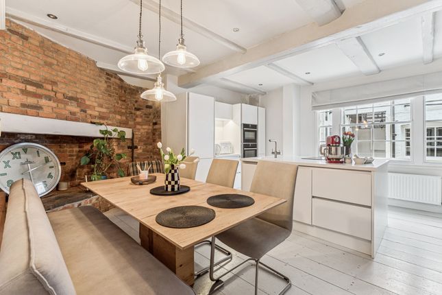 3 bedroom town house for sale