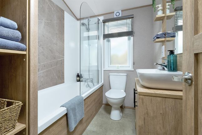 Brynteg Country & Leisure Retreat 3 bed property for sale
