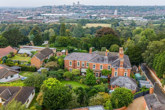 7 bedroom country house for sale