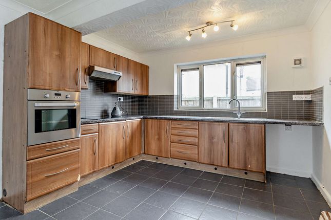 Princess Avenue, Doncaster, DN7 3 bed semi