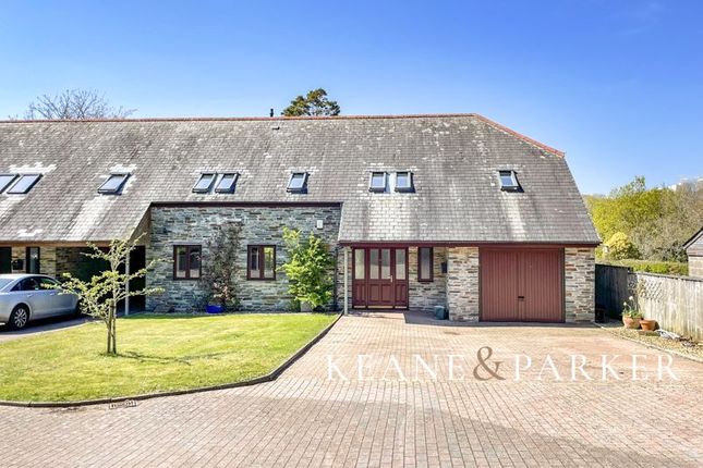 5 bed detached house