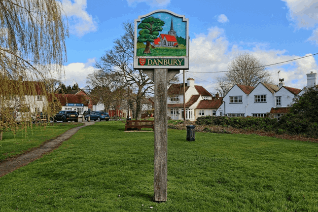 Well Lane, Chelmsford CM3 4 bed detached house for sale