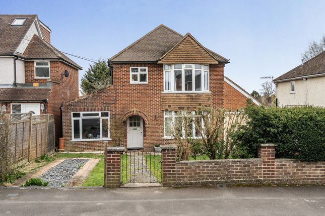 Meadow Road, Reading RG6 3 bed detached house for sale