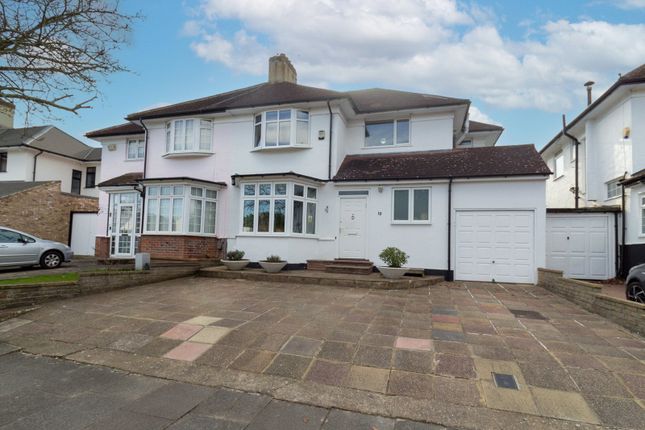 Glendale Avenue, Edgware, HA8 4 bed semi