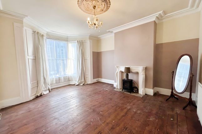 Stanhope Road, South Shields 2 bed flat for sale