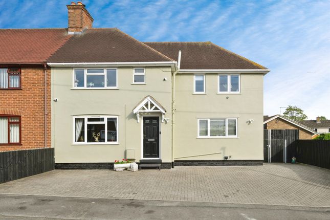 4 bedroom semi-detached house for sale