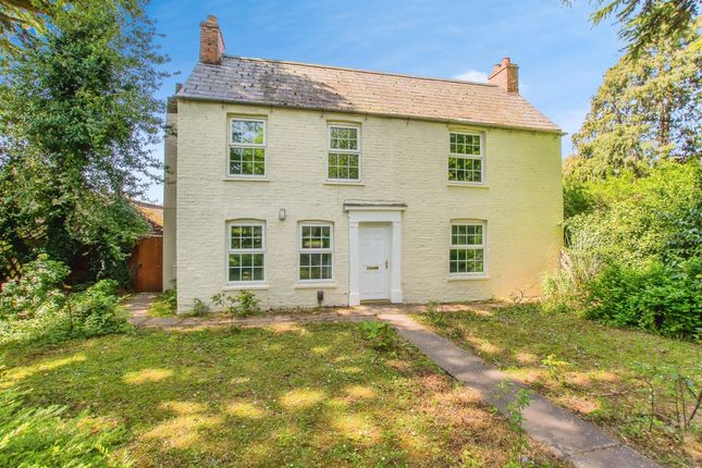 3 bed detached house