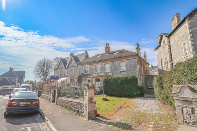 BEAUTIFUL HILLSIDE PROPERTY WITH... 6 bed semi