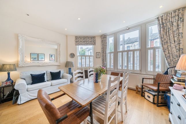 Hartismere Road, Fulham, London, SW6 2 bed flat for sale