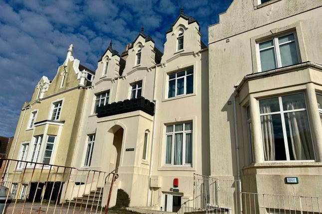2 bed flat