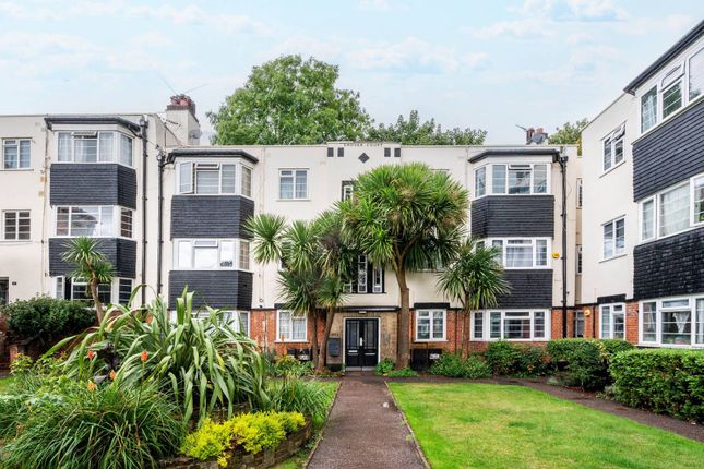 Grover Court, Lewisham, London, SE13 2 bed flat for sale