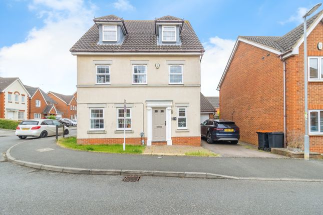 5 bed detached house