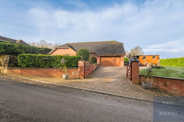 Ebford, Exeter EX3 4 bed bungalow for sale