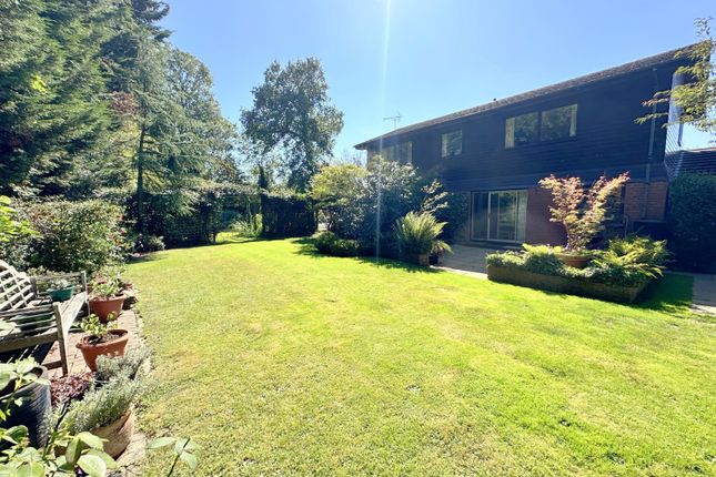 Chestnut Drive, Windsor, Berkshire, SL4 5 bed detached house for sale