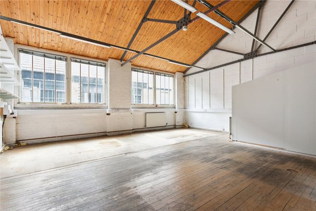 Blackstock Mews, London, N4 3 bed terraced house for sale