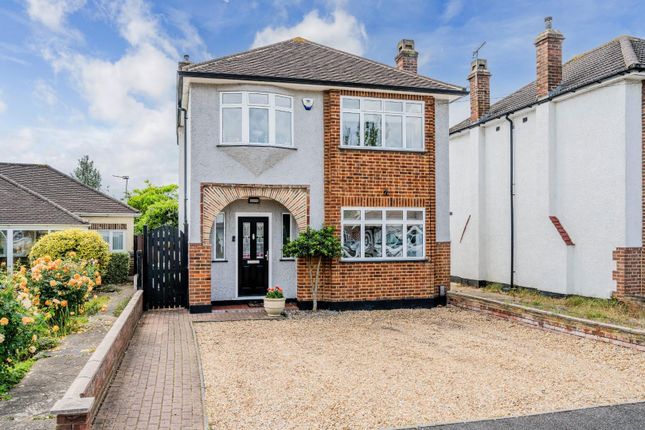 Francis Close, Ewell Court 3 bed detached house for sale