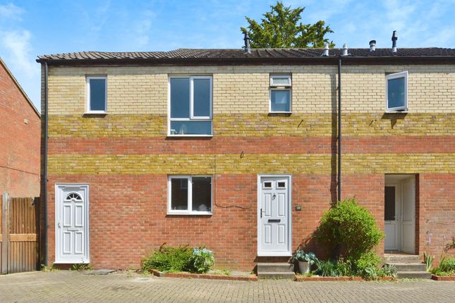 5 bedroom semi-detached house for sale