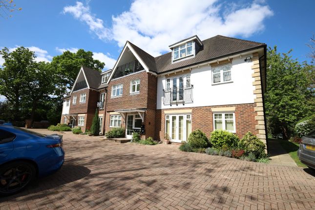 Gales Drive, Crawley RH10 2 bed apartment for sale