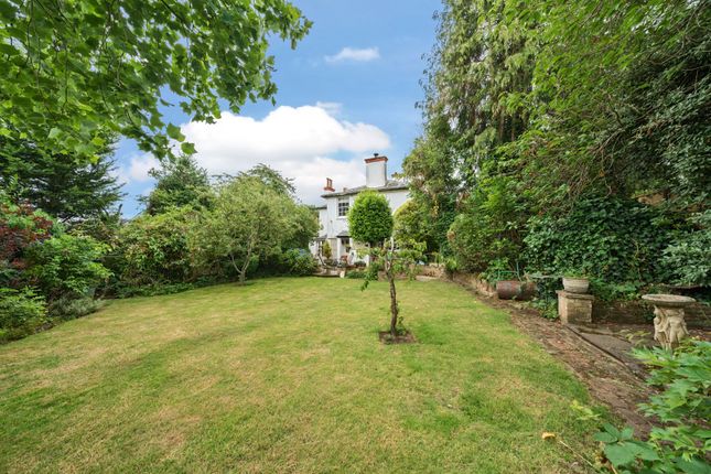 Castle Hill, Maidenhead, Berkshire, SL6 5 bed detached house for sale