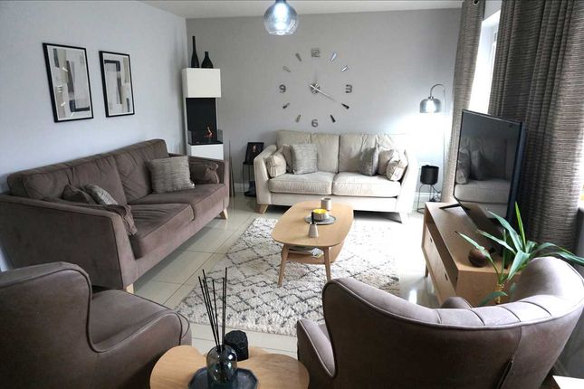 Clos Y Gat, GORSLAS, Llanelli 4 bed detached house for sale