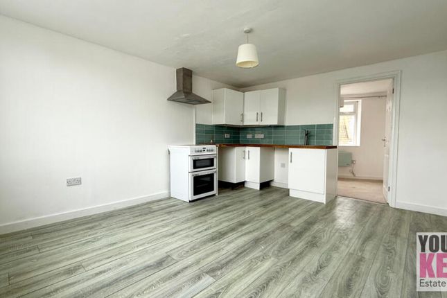 Cheriton Place, Folkestone, Kent CT20... 2 bed flat for sale