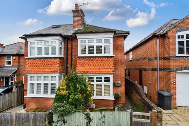 Upper Queen Street, Godalming, GU7 3 bed semi