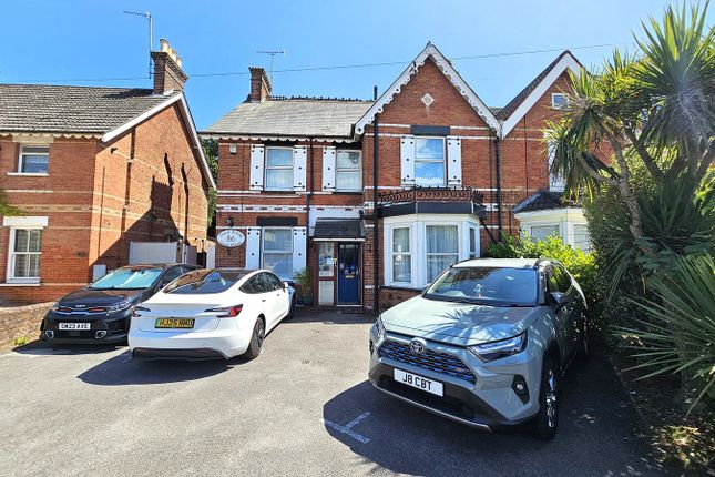 9 bedroom semi-detached house for sale