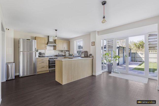 Peregrine Way, Hatfield 5 bed detached house for sale