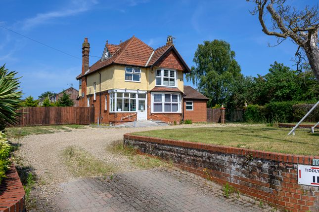 High Road, Felixstowe IP11 5 bed detached house for sale