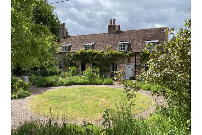 5 bedroom semi-detached house for sale