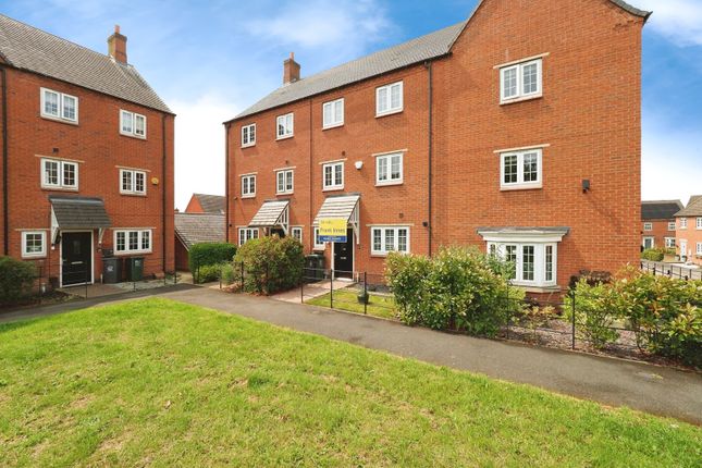3 bedroom town house for sale